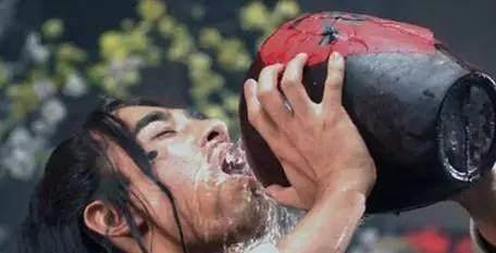 此人送给雍正100瓶酒,雍正喝光就把他杀了_羊羔_四爷_醒世姻缘