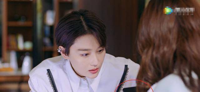 槽点11:设计手稿不真实槽点12:道具太精简还有这里,前面提到周放还有