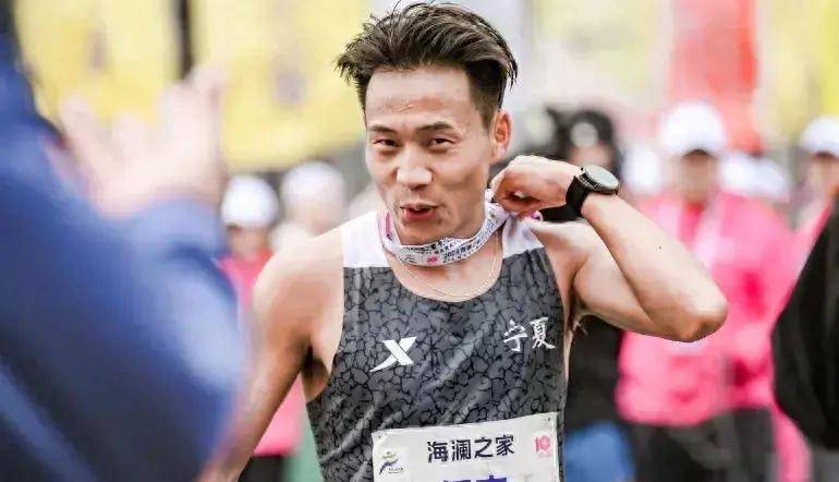 一年三破纪录历史第一次出现中国男子马拉松越跑越快