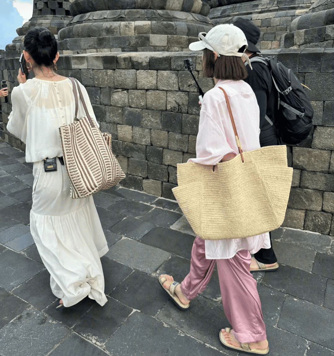 偶遇《花少》印尼之旅，网友大赞秦岚、刘涛气质好，气氛和谐