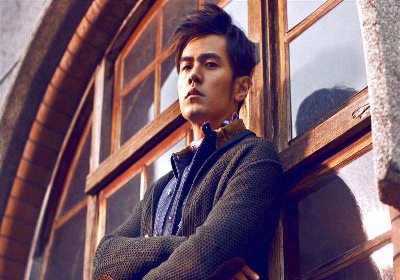 原创昆凌周杰伦共同出席电影活动婚后首次合体甜蜜爱情令人甜蜜