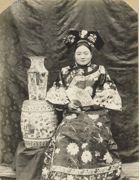 大清第一宫女,年老色衰,太监与主子却离不开她,人情世故老手_张玉春