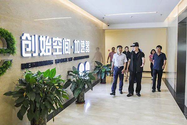 售楼部十堰卓尔客厅售楼处电话售楼处位置全新房源价格售楼中心