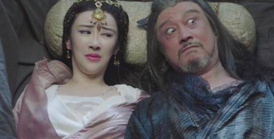 在书中爱慕张无忌美女数位,有周芷若,小昭,殷