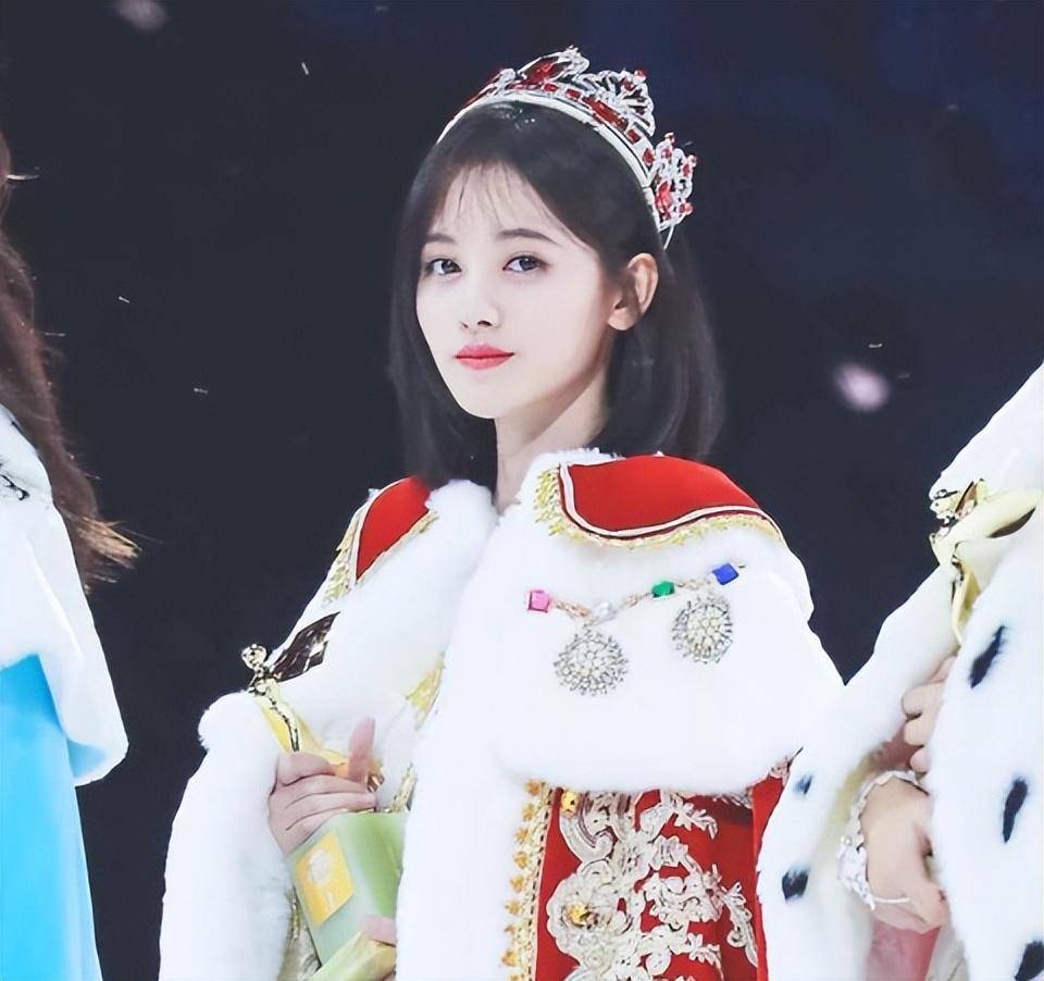 原创年纪相仿的鞠婧祎和郑合惠子差距一个天上一个地下