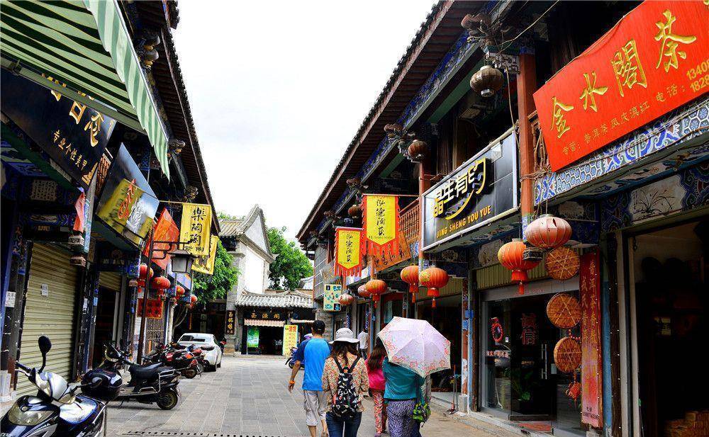 原创云南静谧的古城建水古城的风光以及喷香的建水烧豆腐