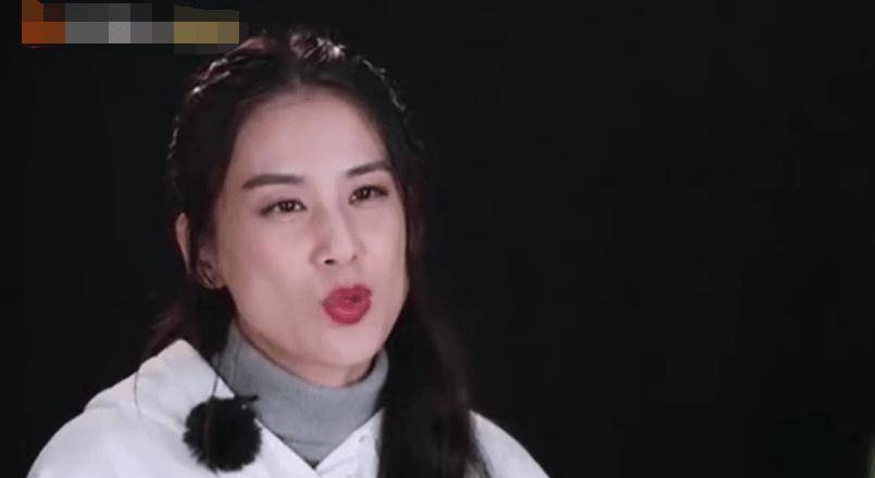 起争端,张绍刚丝毫不让,黄圣依高情商化解危机_东西_直播_青稞