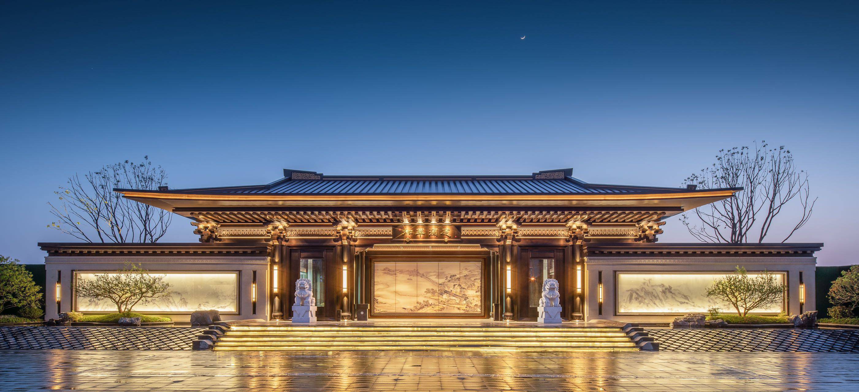 和萃澜庭,位于苏州高新区科技城核心,深受建发"王府中式"的影响.