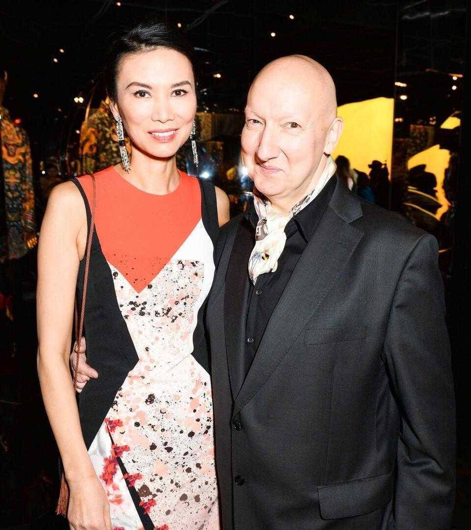 原创邓文迪不愧是见过世面的女人穿花瓶连衣裙好高级气质秒杀全场