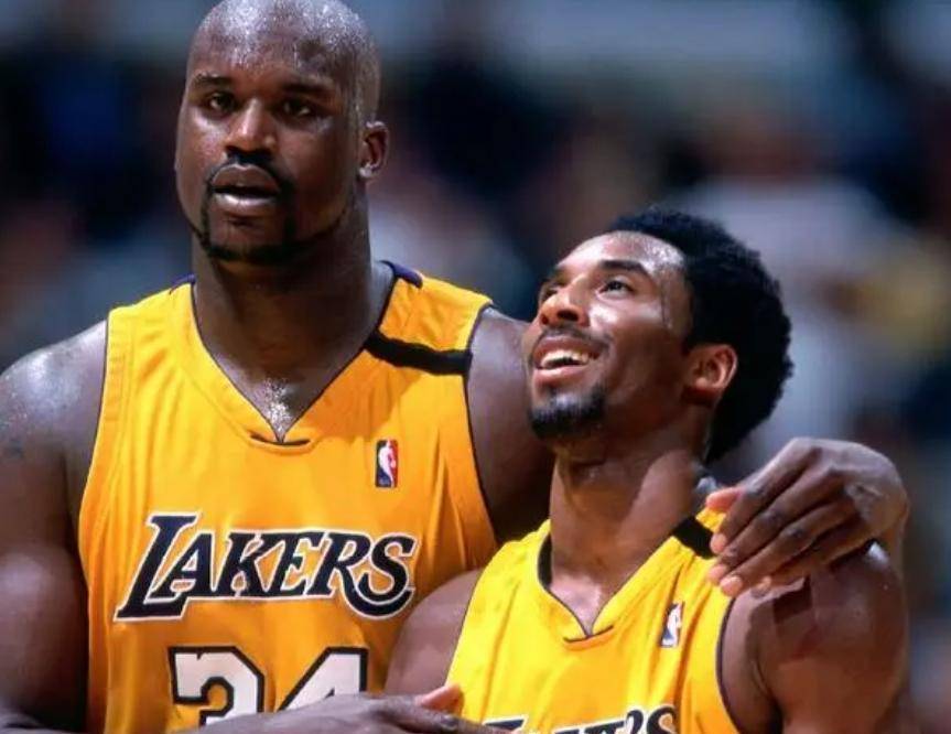 原创奥尼尔和科比带领着湖人队建立了紫金王朝依旧是最后的王朝时代