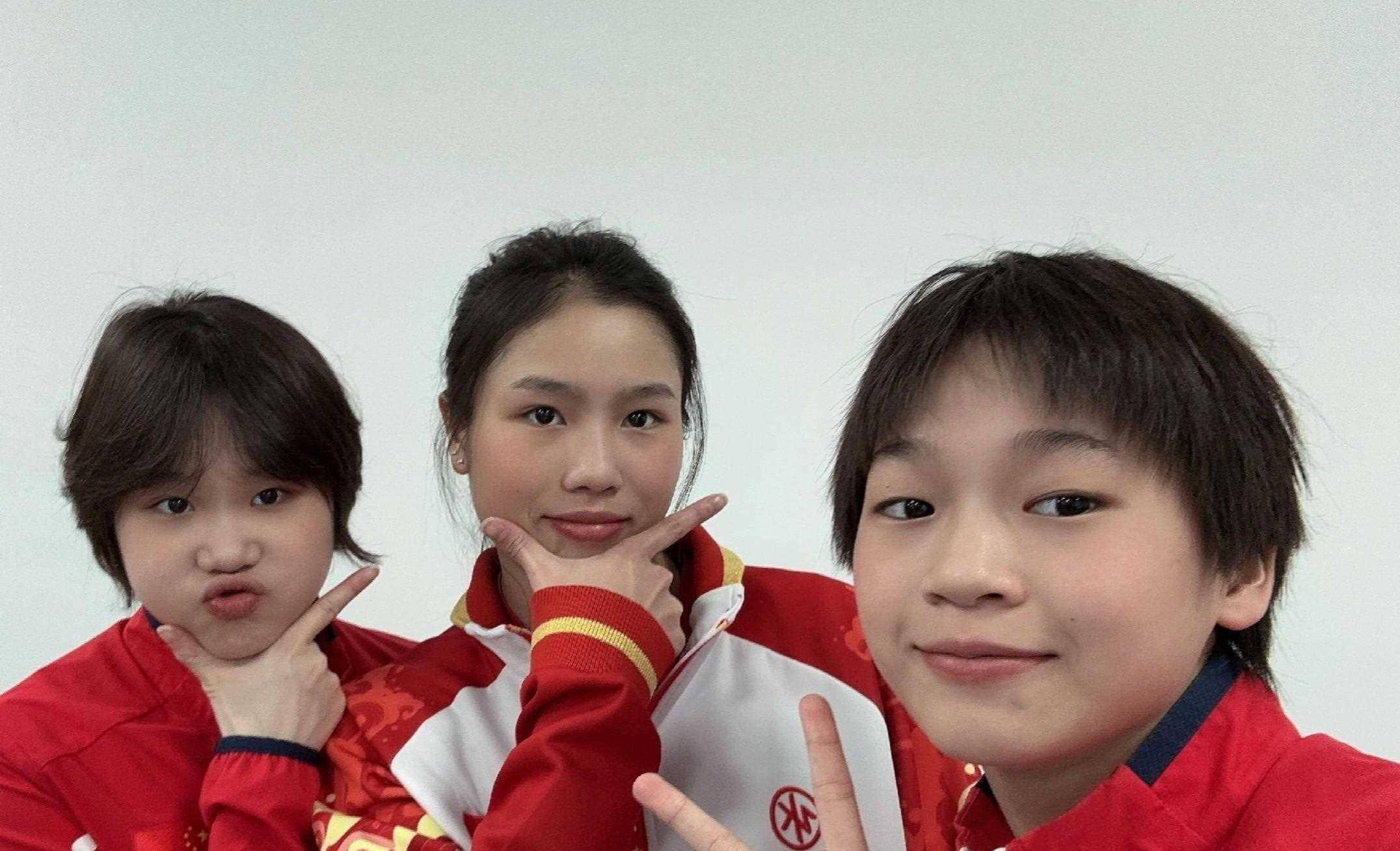 张家齐:我最好的朋友是陈芋汐 陈芋汐:其实是比较要好的朋友吧