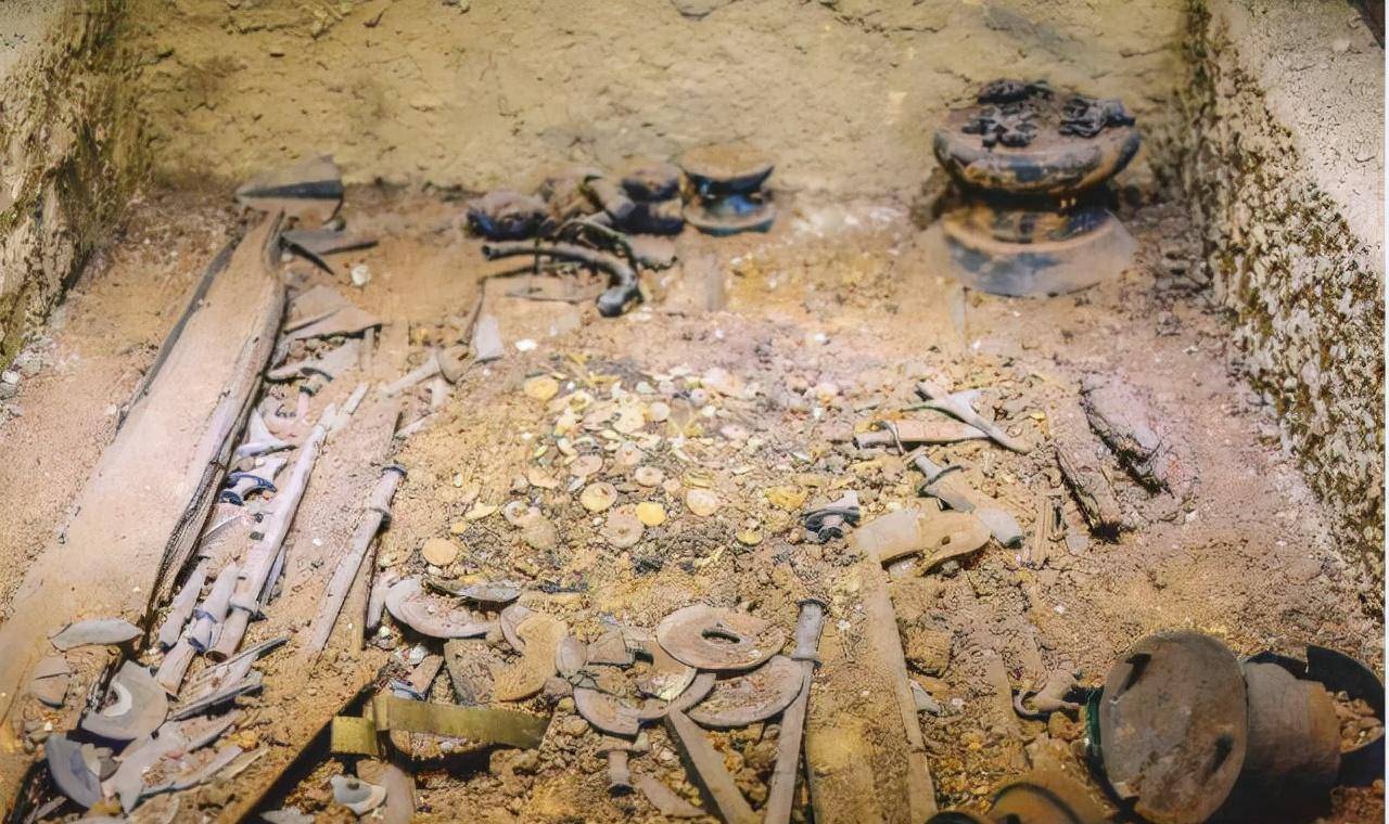 云南虫谷原型大揭秘1955年滇王墓横空出世人祭吊人俑并非杜撰