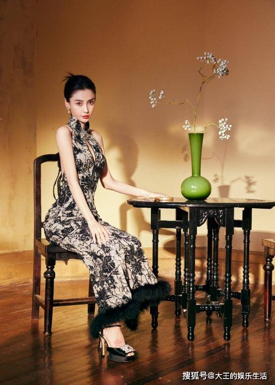angelababy无视舆论风波,现身上海时装周,深v旗袍礼服大秀身材_杨颖