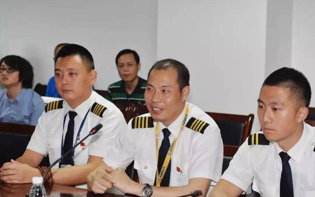 原创击碎外媒的歧视与嘲笑刘传健生死间力挽狂澜为中国机长正名