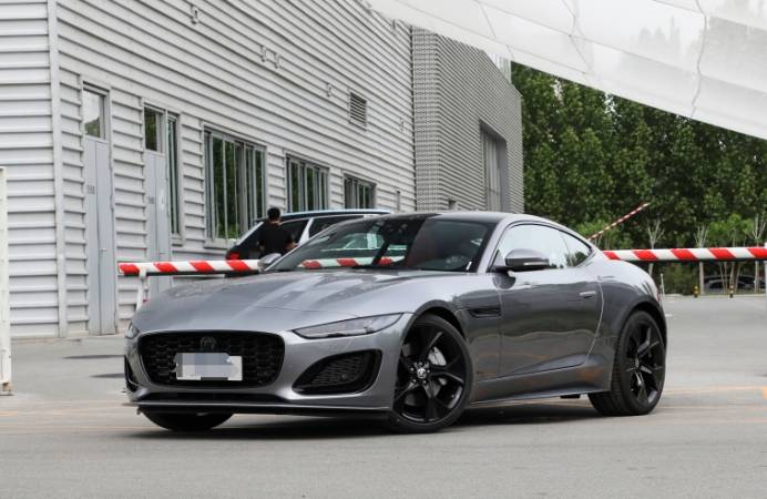 完美诠释赛道基因,捷豹f-type开启英系车界的舒适革新_搜狐汽车_搜狐