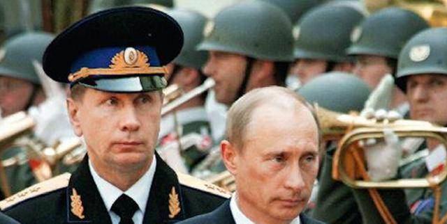 佐洛托夫普京的第一保镖帮助躲过多次暗杀今统领34万近卫军