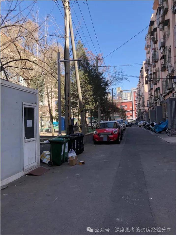 离地铁站比较近,距离19号线太平桥站,步行500米左右.