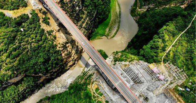 在云贵川三省也走过不少地方,我觉得主要有几个原因