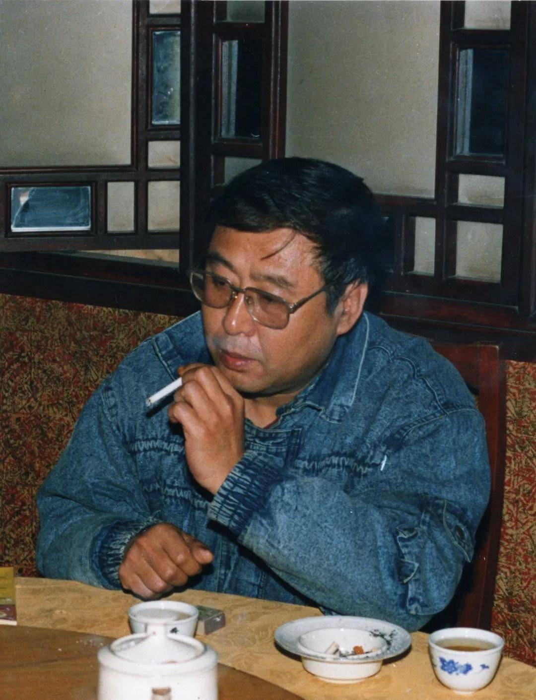 路遥罕见照:病危时妻子坚持跟他离婚,图9是《平凡的世界》手稿_林达