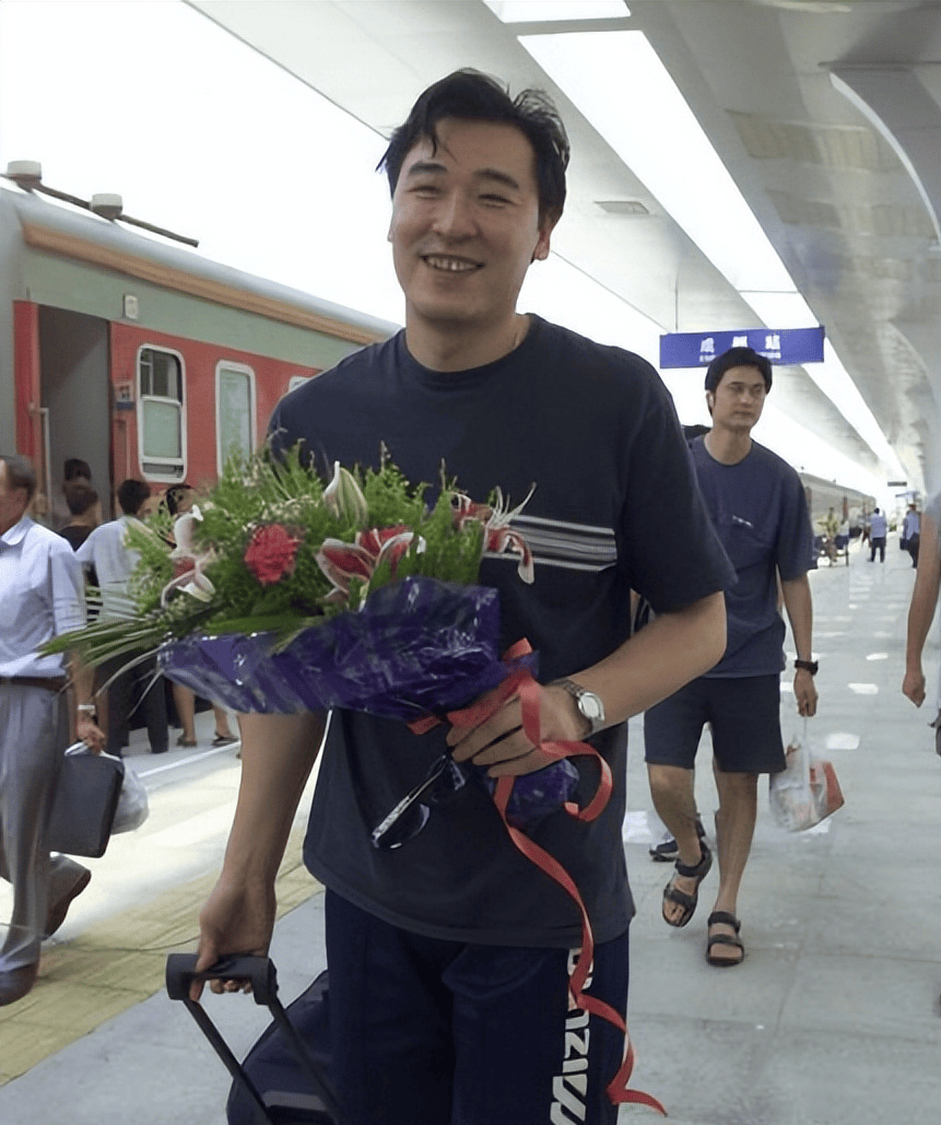 原创男排名宿周建安打球执教都辉煌为何45岁才结婚