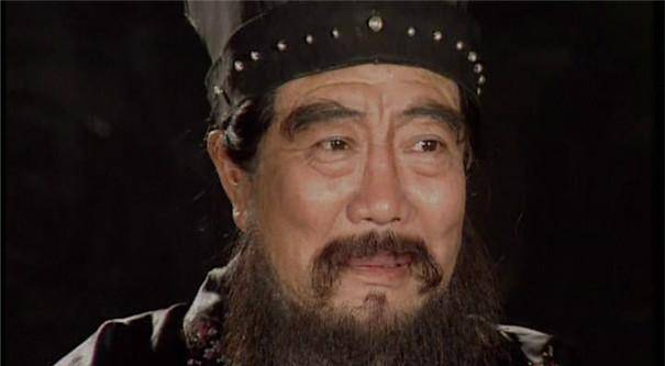 董卓原本只是一位猛将,初征召为羽林郎,后又为中郎将张奂部下作军