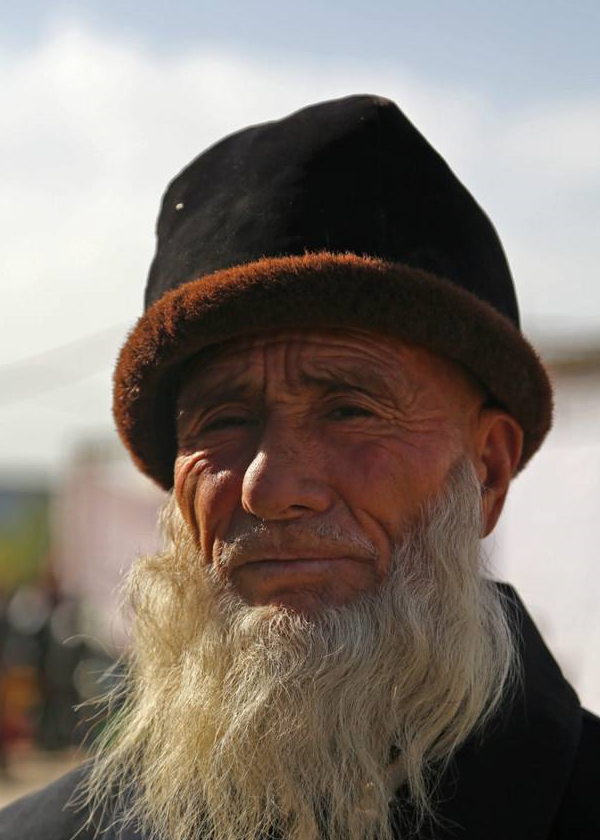 维吾尔族人与汉族人是什么关系正确答案表兄弟