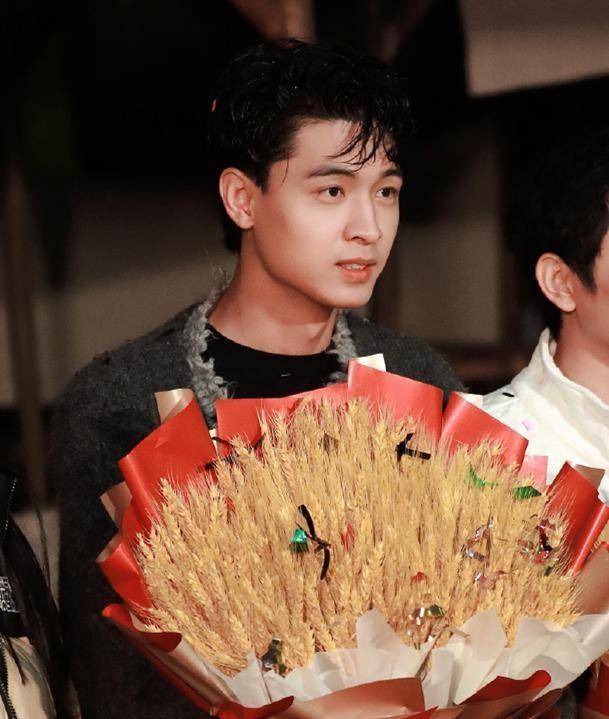 原创德云社郭德纲直播秦霄贤成榜一大哥网友来自老秦的钞能力