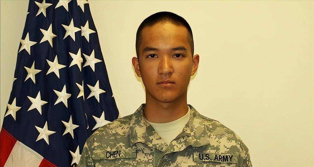 2011年华裔少年陈宇晖加入美国军队却在军营意外身亡