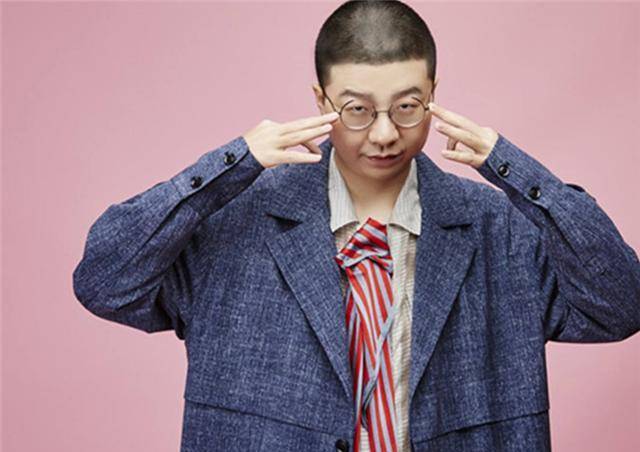 一所一本大学,在别人眼中这样的成绩已经非常优秀了,可李诞却十分懊悔