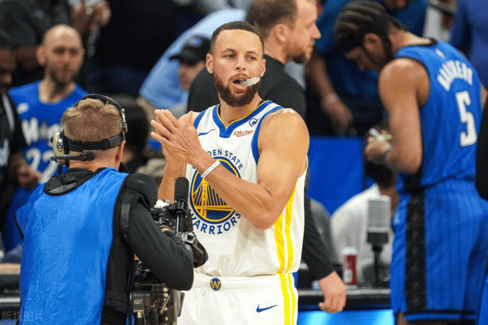 原创嘴哥爆发库里送晚安追梦被驱逐科尔称活该你怎么看