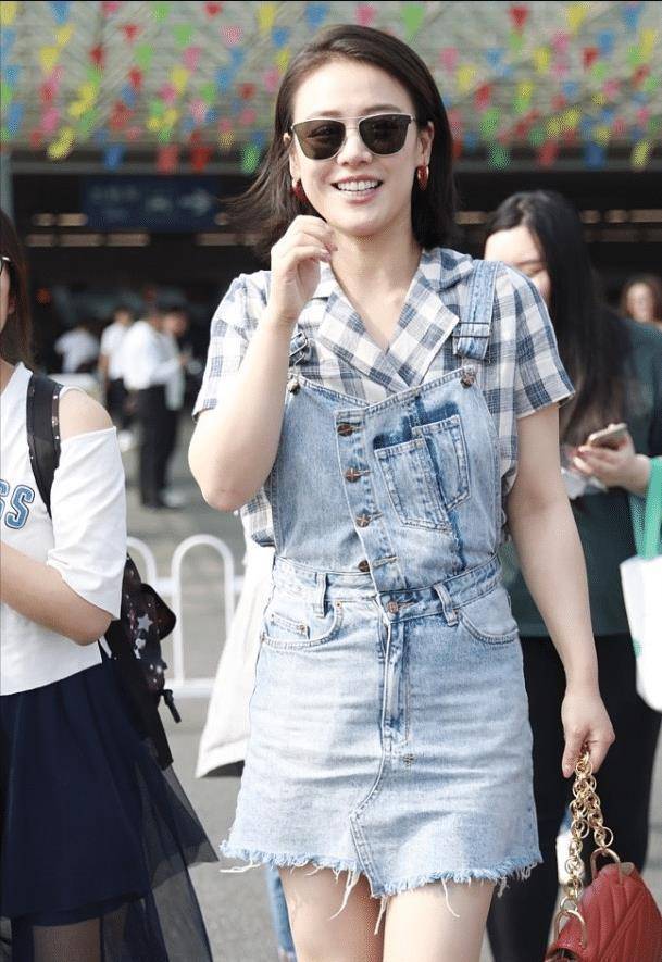 原创马思纯的长相真挺纯一身牛仔外套好时尚帅气与女人味并存