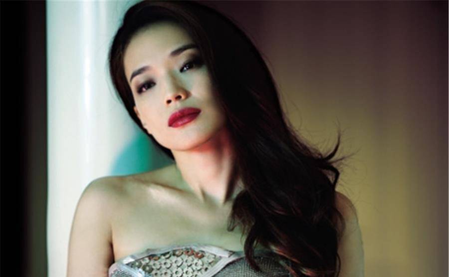 年轻时因为叛逆走上娱乐圈的道路如今的舒淇终于摆脱恶评了