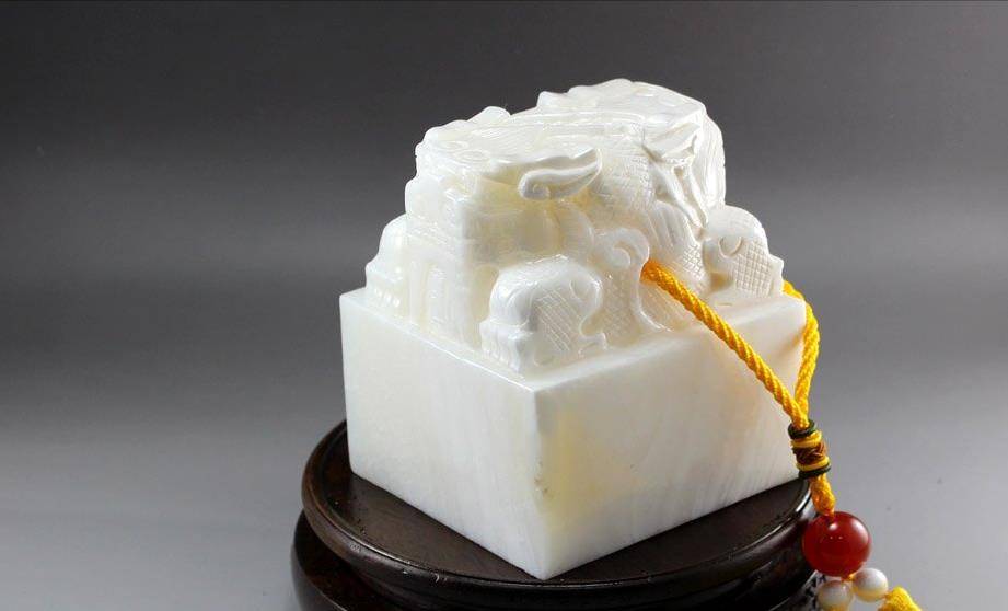 原创陕西小孩捡到一块皇后玉玺上交国家后他的人生发生了什么变化