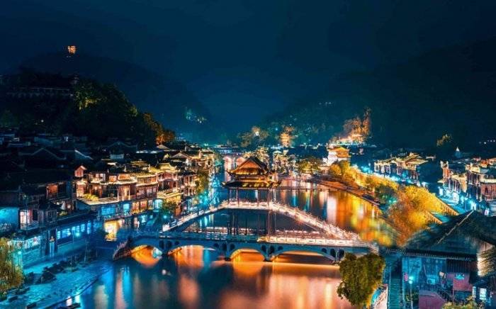 到湖南张家界天门山凤凰古城芙蓉镇游玩五天四晚自由行行程安排看完就