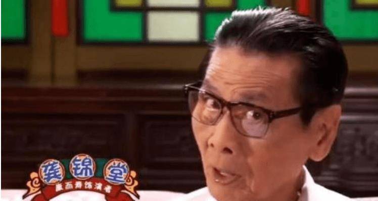 地郎》合作过的演员胡彦芬和钱怡颖在各自的社交平台上发文告别"康博"