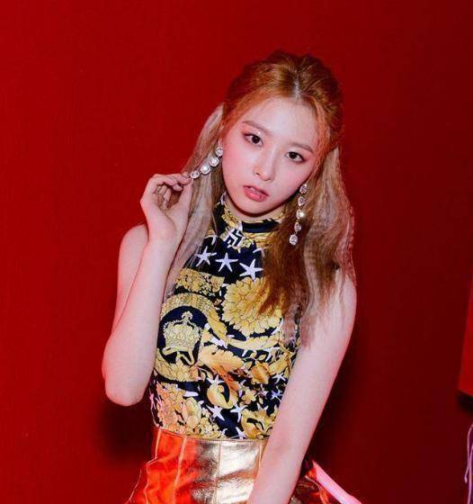 原创原创00后韩女星患病才出道半年舞台表演全停被曝在台上站都站不稳