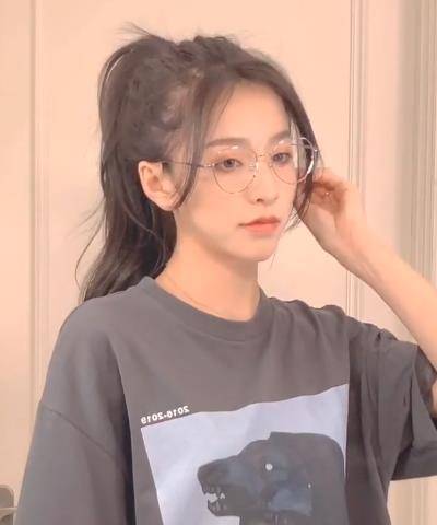 原创刘思瑶被吐槽笑起来像村花看到她的反击不愧是遭过网暴的人