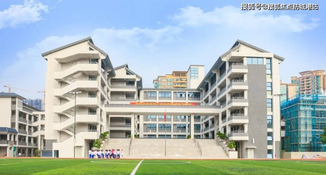 5公里范围内,覆盖2所15班幼儿园,1所36班小学,1所48班完全中学,3—18