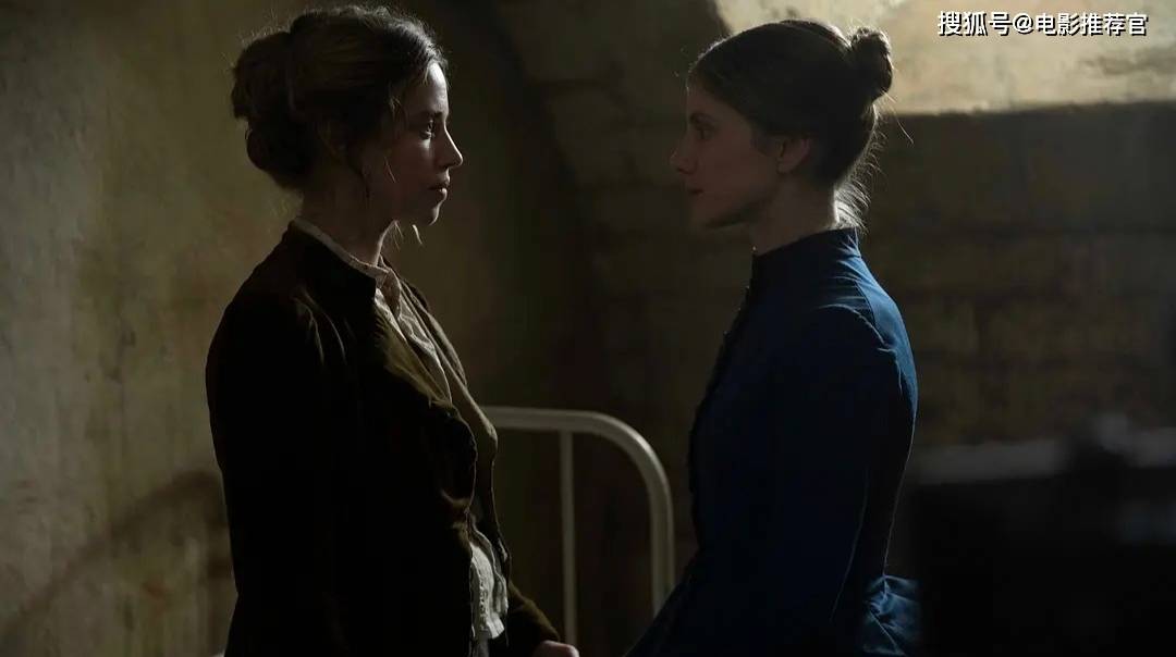 原创灵魂深处的舞者电影疯女人的舞会中两位女性的命运交织与抗争