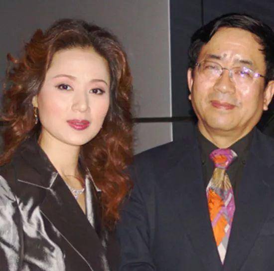 只为迎娶小16岁的女演员,世人痛斥:伪君子_余秋雨_李红_马兰