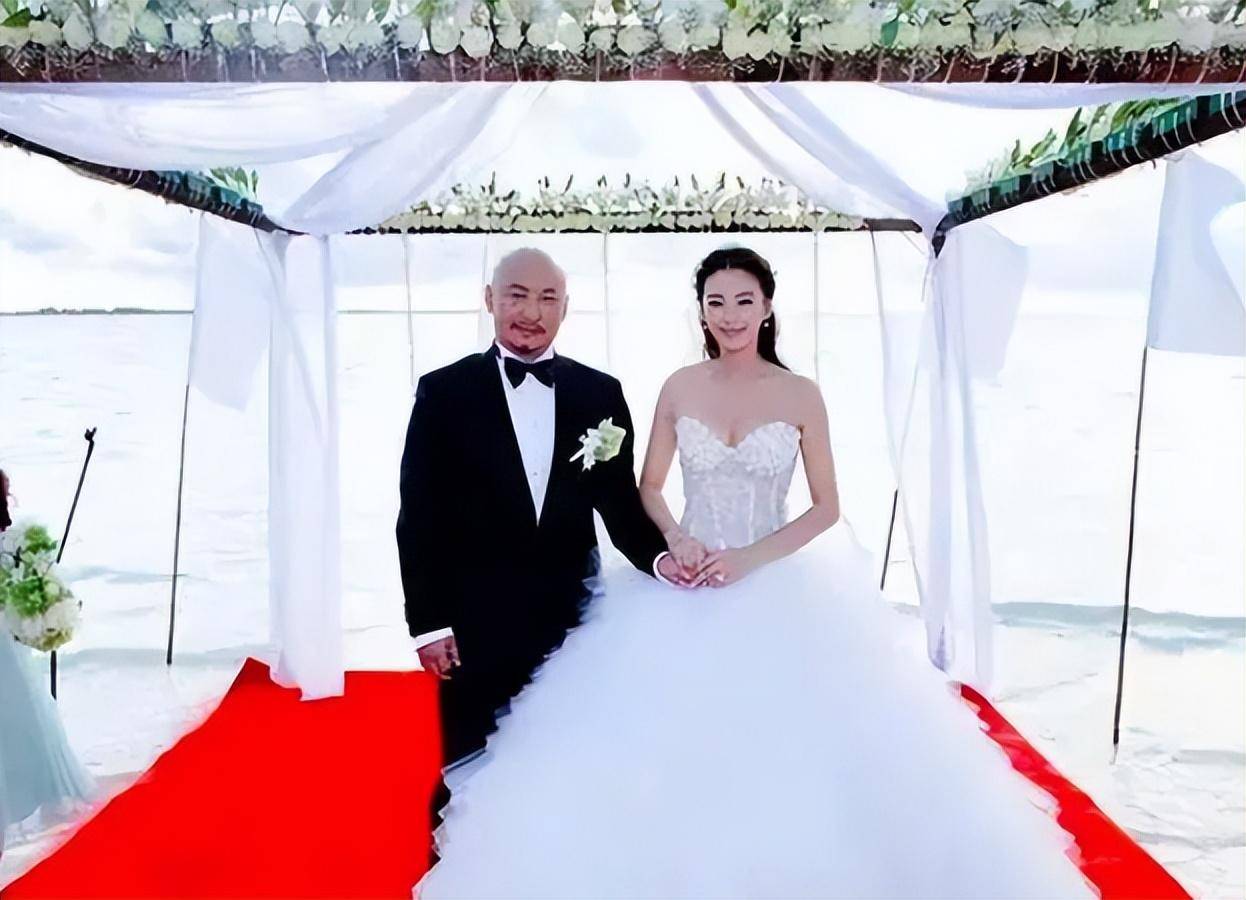 张雨绮4段彪悍情史手撕前夫掌掴汪小菲到最后小鲜肉傍身