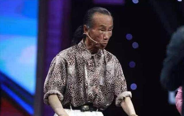 原创河北鬼手王保合年过7旬靠3个球2个碗拿走李嘉诚4个亿