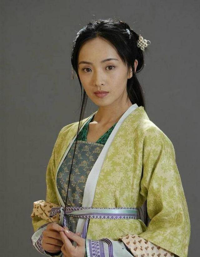 原创原创12年前这部剧中的美女如今只有她最红反派的她成了高贵妃