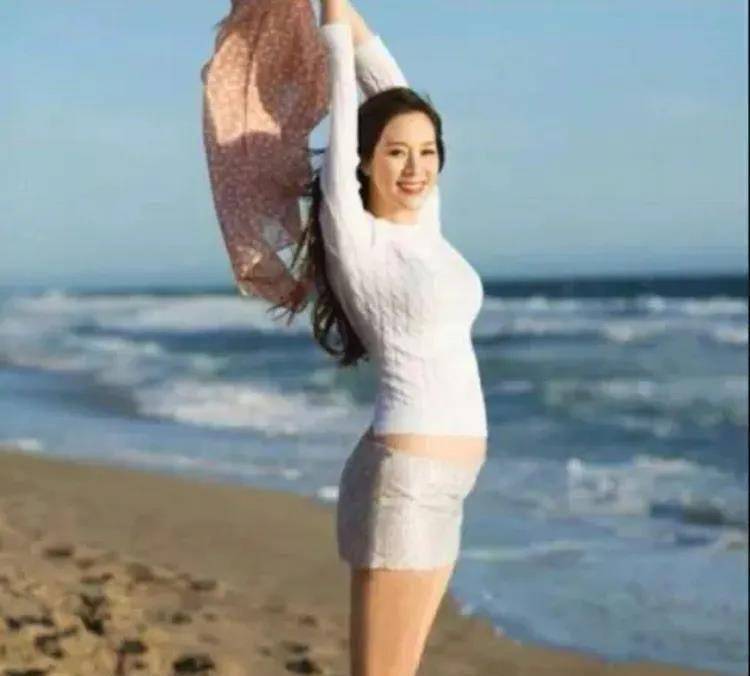 李嘉诚老婆徐子淇图片