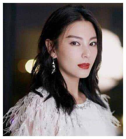 原创黄晓明发6000元红包张雨绮送50万元化妆品宁静的礼物引人瞩目