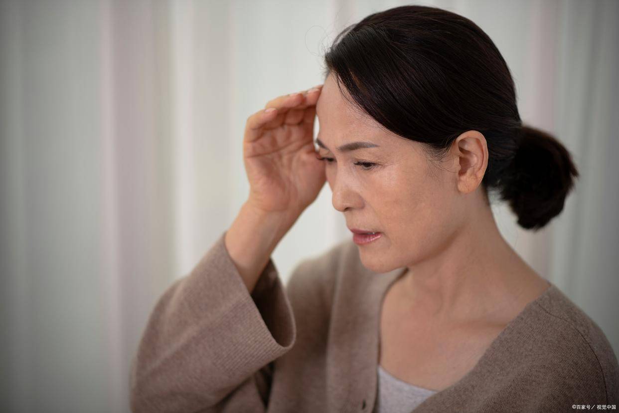 女性更年期精神症状有哪些,女性更年期应该如何