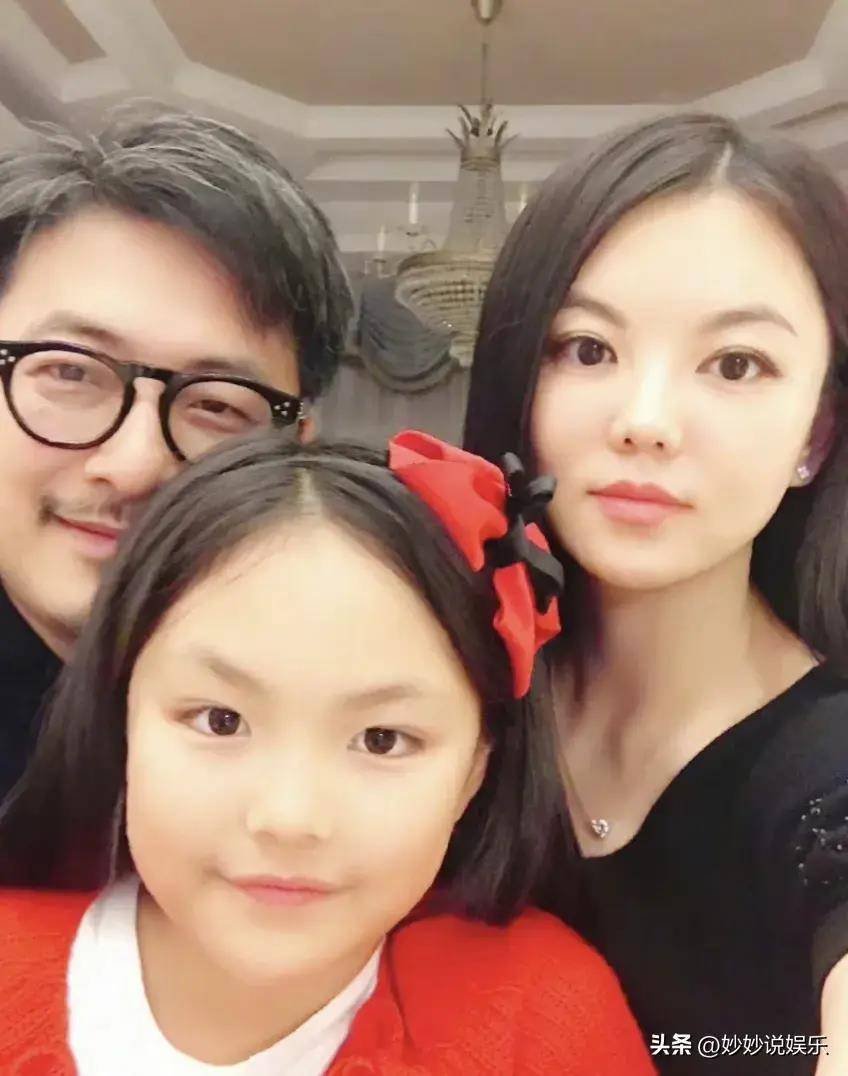 原创王诗龄从小被大佬环绕被张艺谋和刘德华抱过她能有什么烦恼