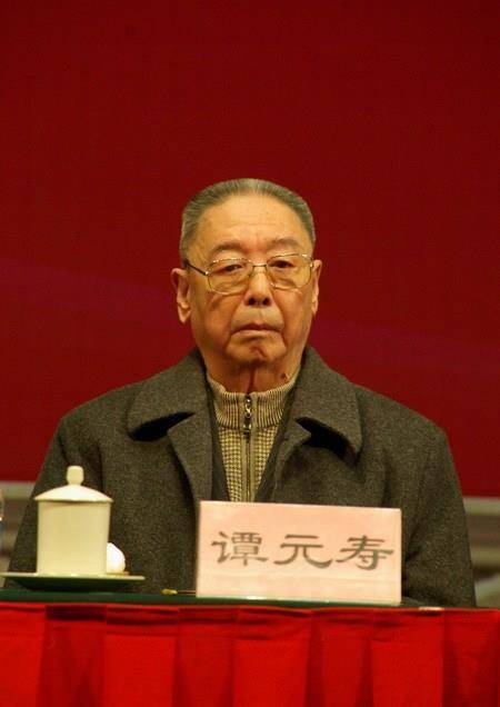 像杜近芳和叶盛兰,马长礼,李慕良和马连良,当然这是特殊时期,这些就先