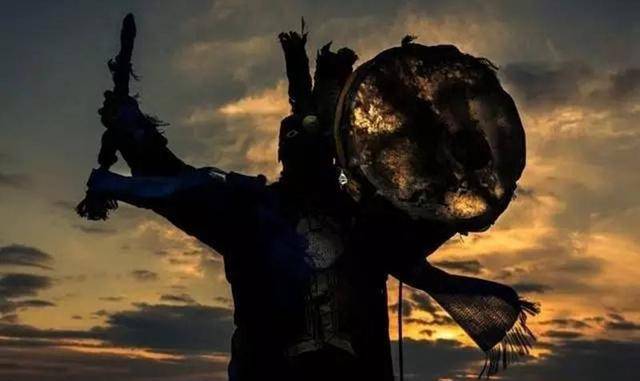 "长生天"是蒙古民族的最高天神,即蒙哥·腾格里.