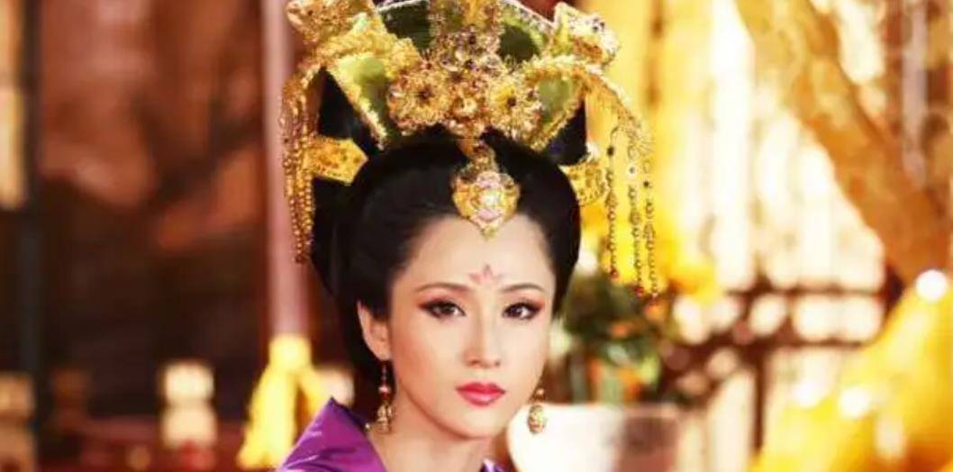 更关键的一点是,假设宣华夫人真的美若天仙到令人垂涎的地步,也只不过